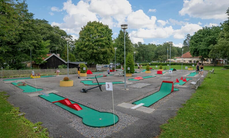 Brostugan minigolf